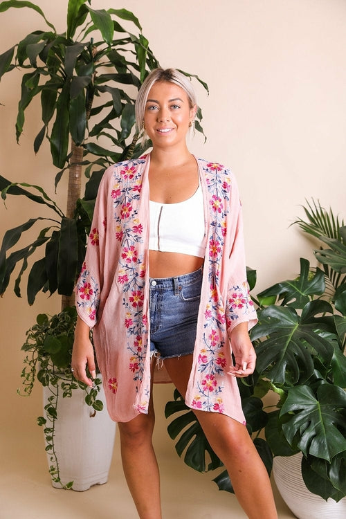 Elegant Floral Garland Kimono – Sophisticated Design