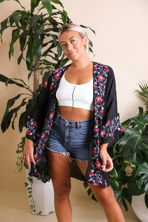 Elegant Floral Garland Kimono – Sophisticated Design