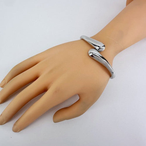 Trendy Elegant Water Drop Design Cuff Bracelet